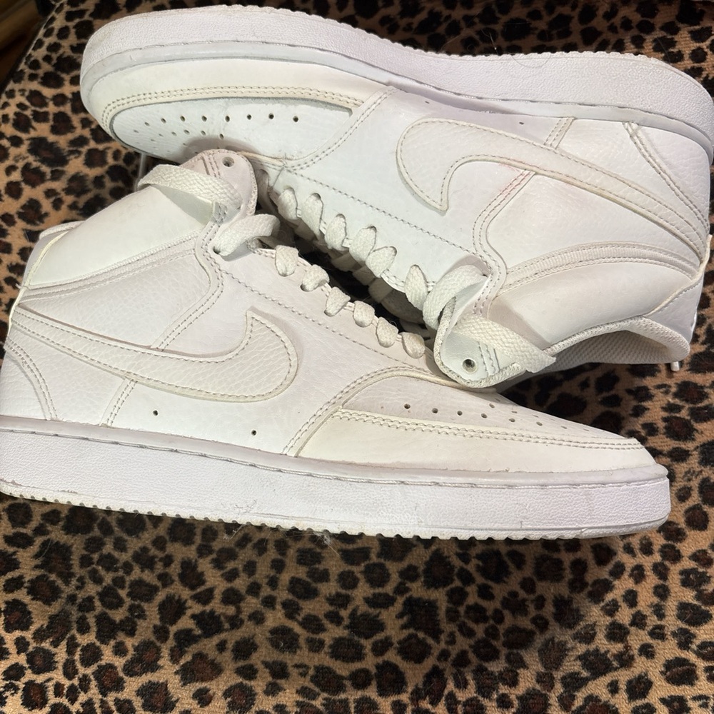 White Nike Court Borough trainers